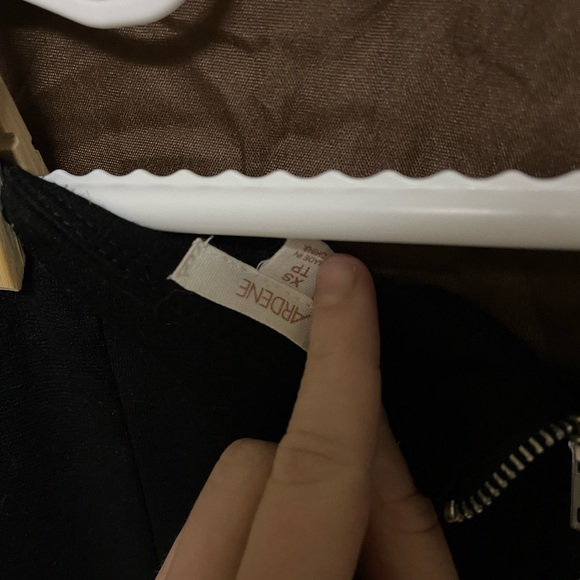 Ardene Lace Pencil Skirt Tight Fit Size Women’s Small US - Picture 4 of 4